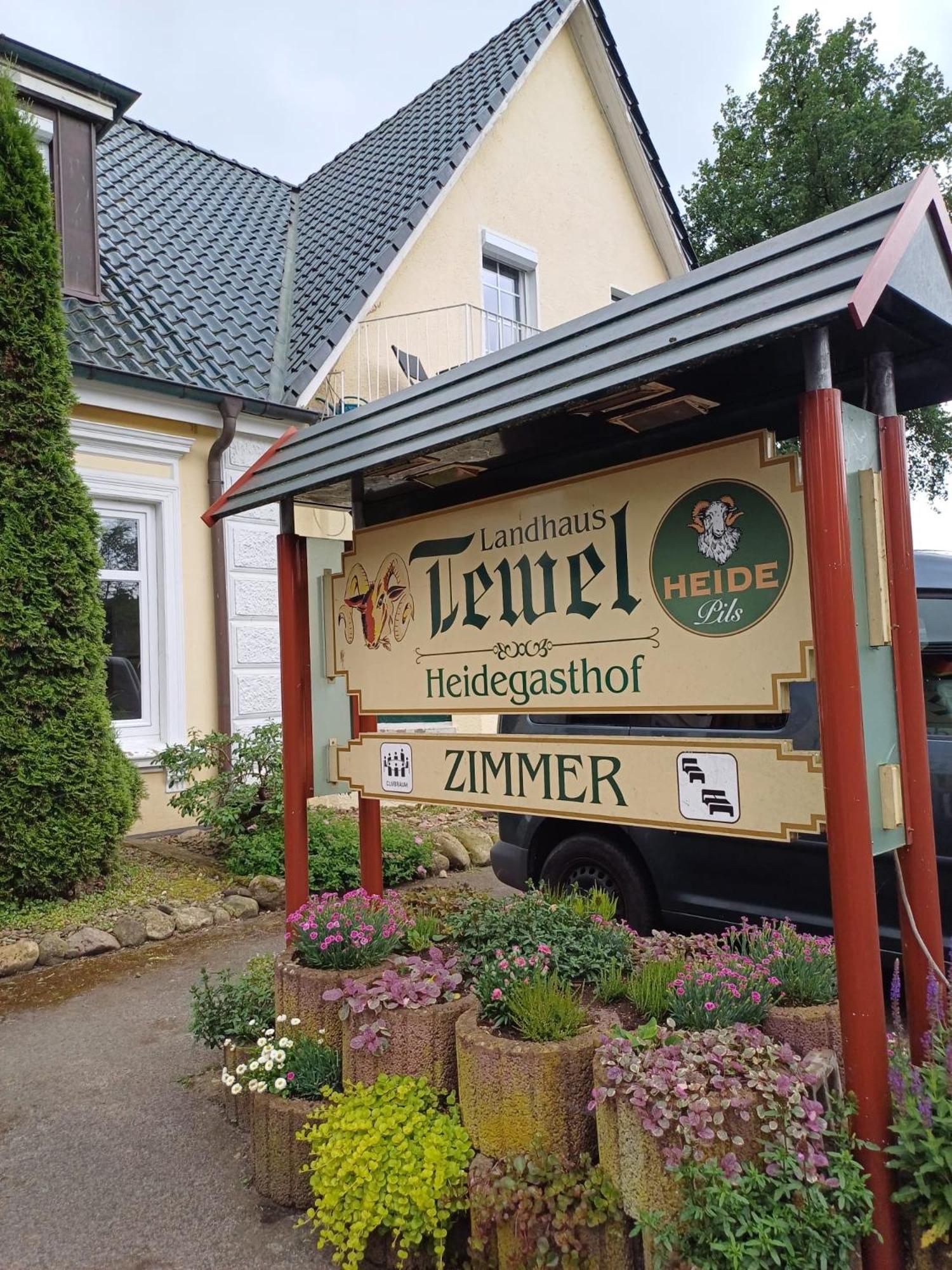 Landhaus Tewel Hotel Mit Restaurant מראה חיצוני תמונה